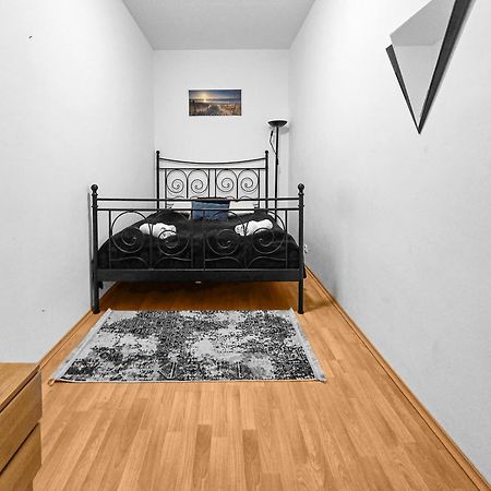 Modern Three-Bedroom, Triple King Beds Βιέννη Εξωτερικό φωτογραφία