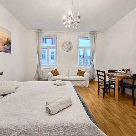 Modern Three-Bedroom, Triple King Beds Βιέννη Εξωτερικό φωτογραφία